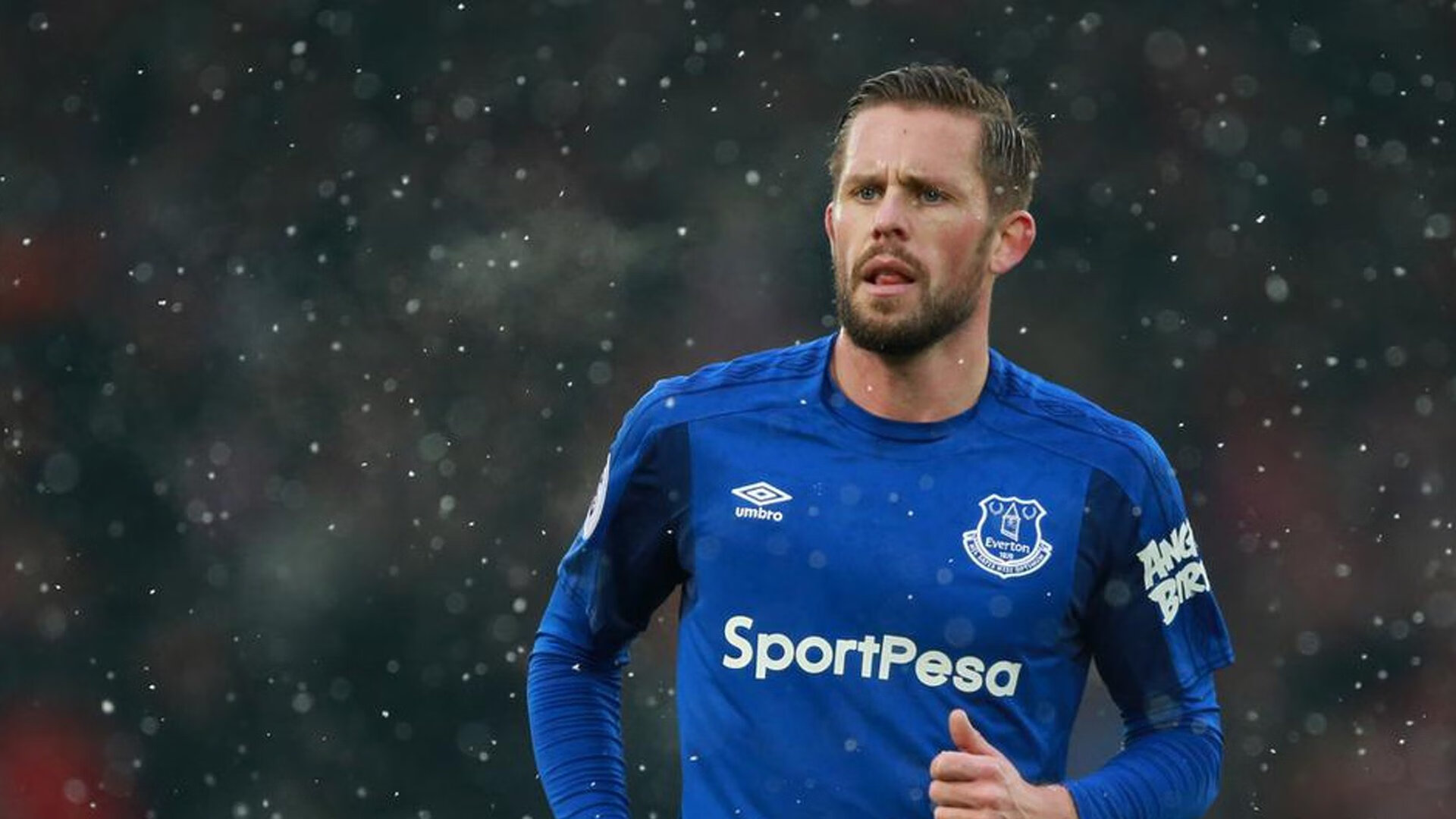 starsky sports直播-英超赛场上的经典瞬间回顾，令人难忘，英超精彩